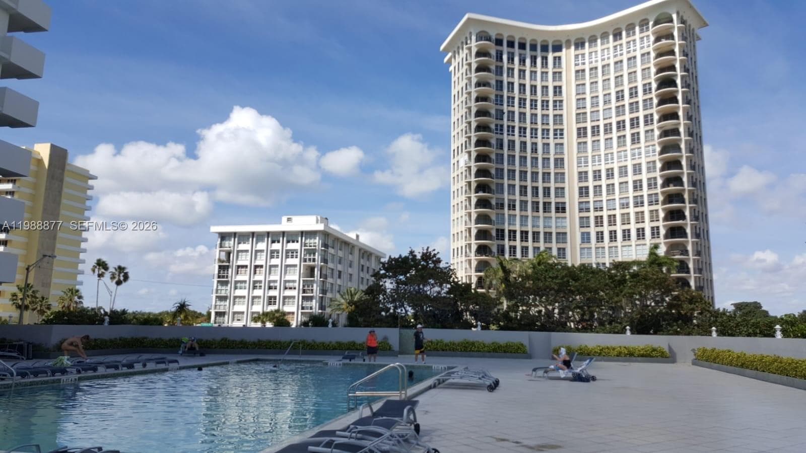 A11988877 — Miami Beach — 16