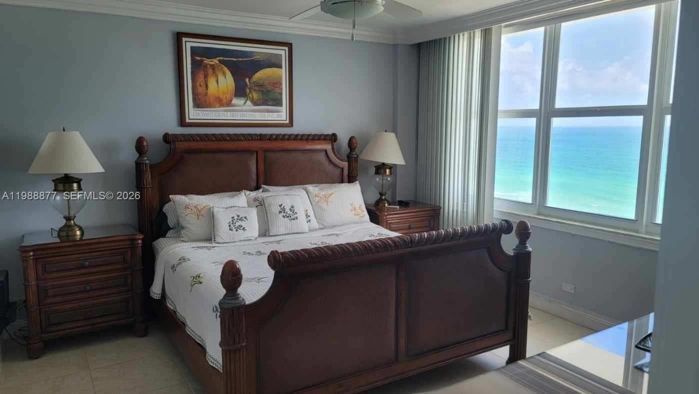 A11988877 — Miami Beach — 5