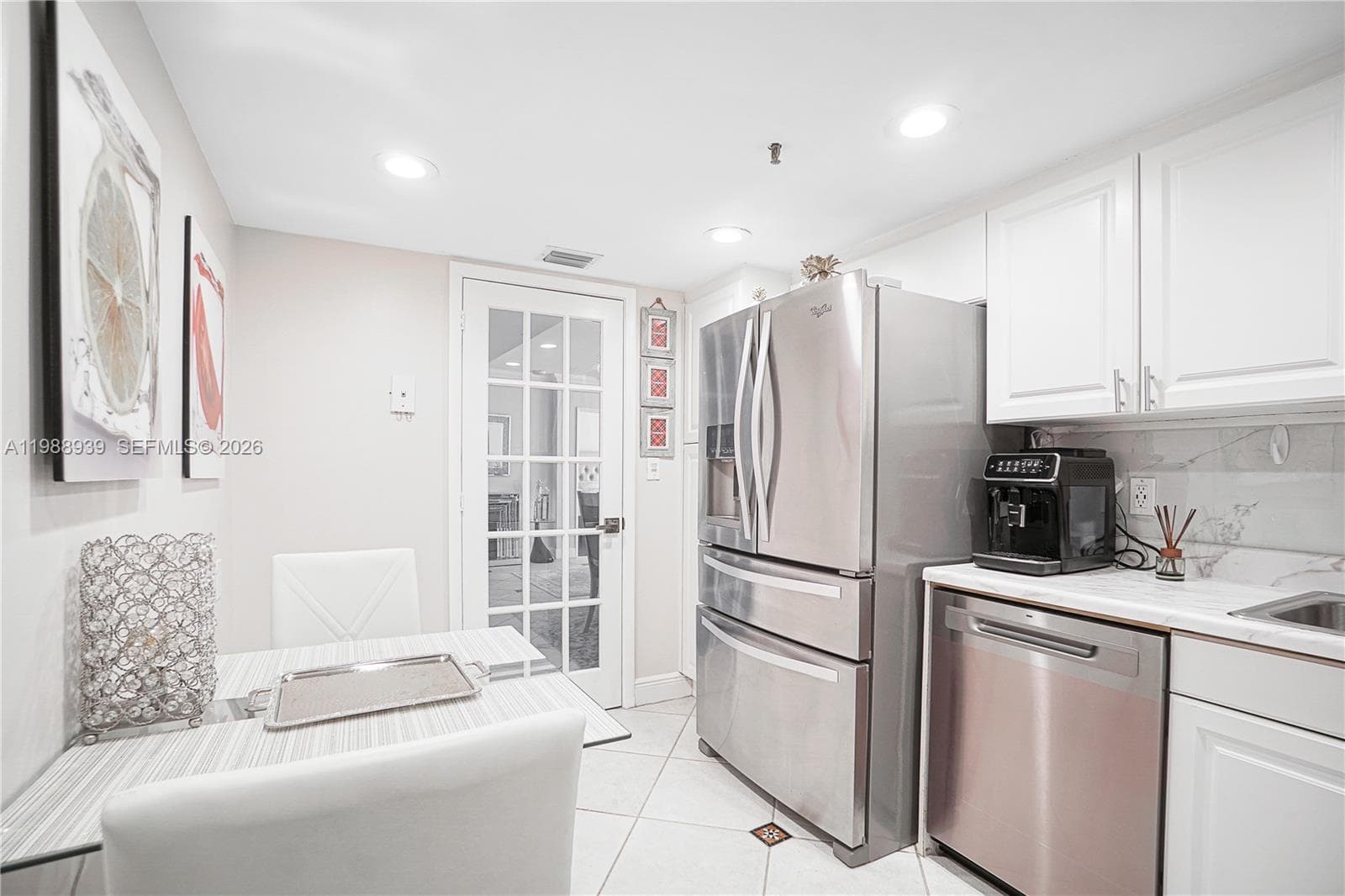A11988939 — Miami Beach — 23