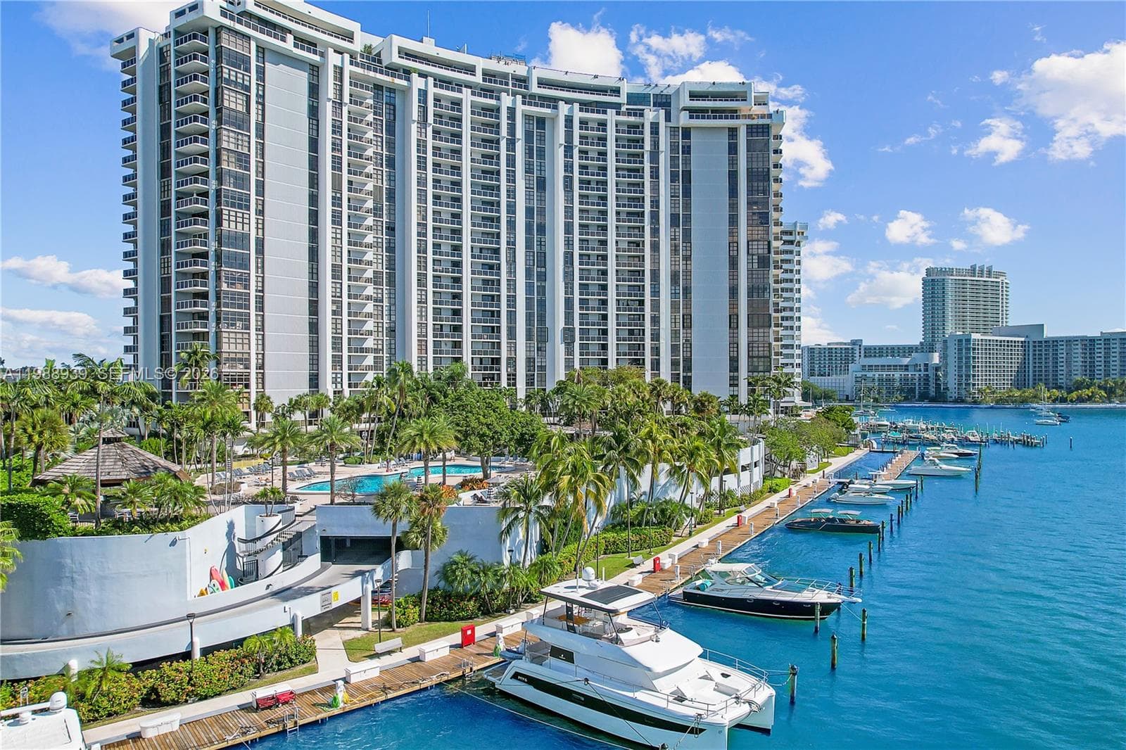 A11988939 — Miami Beach