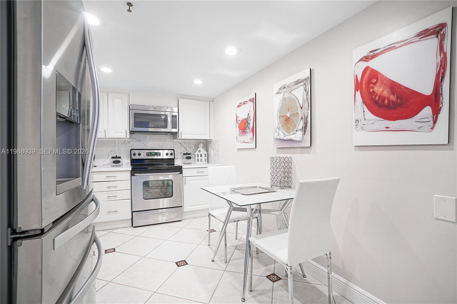 A11988939 — Miami Beach — 24