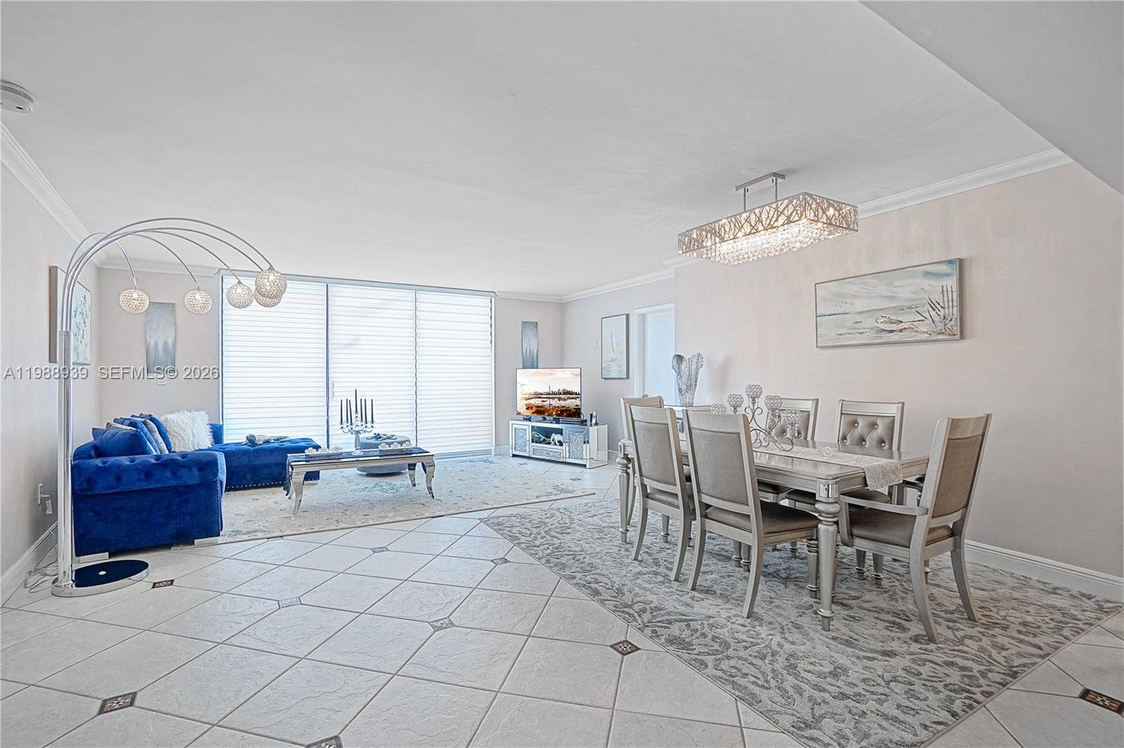 A11988939 — Miami Beach — 10