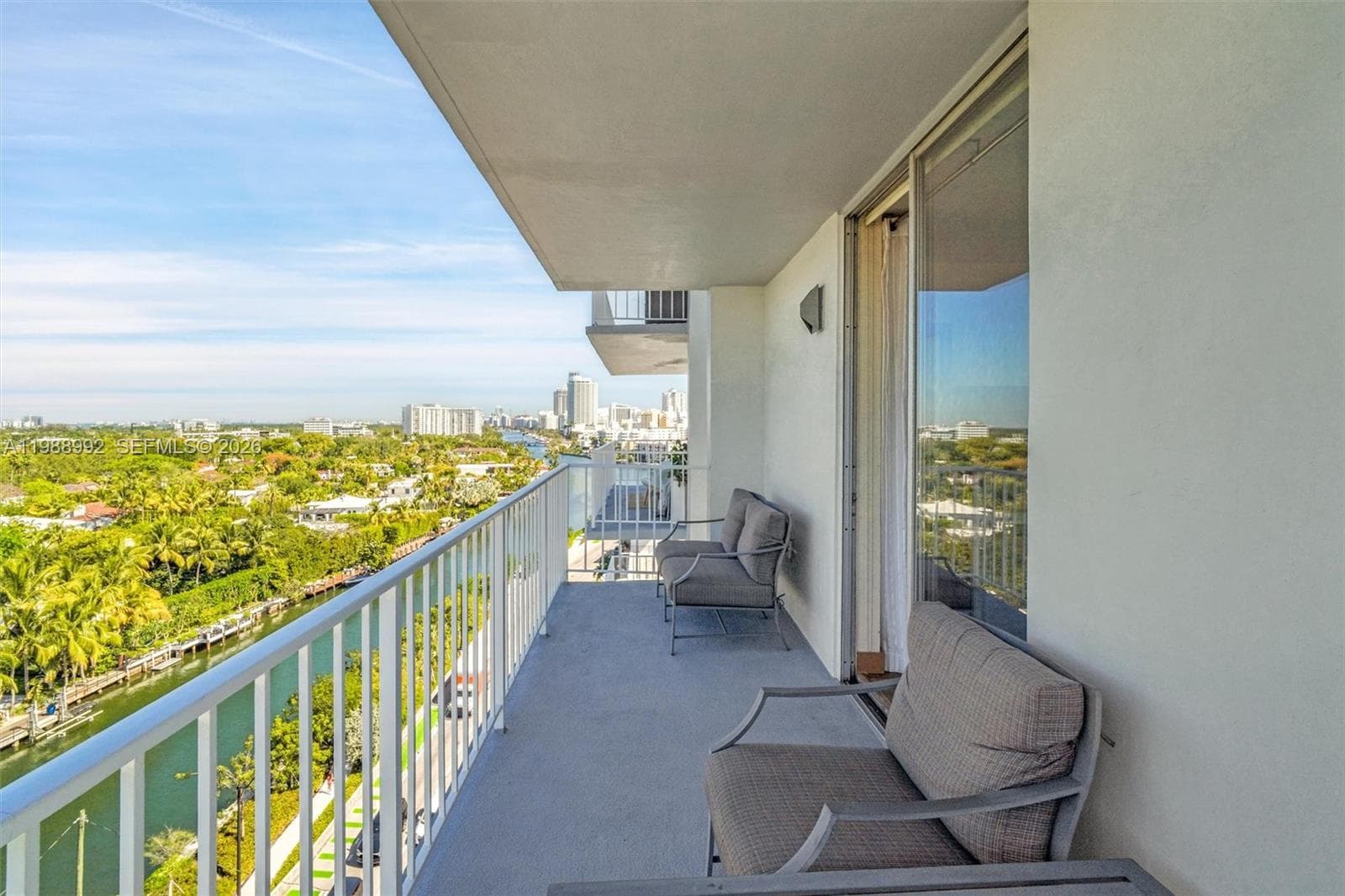 A11988992 — Miami Beach — 23