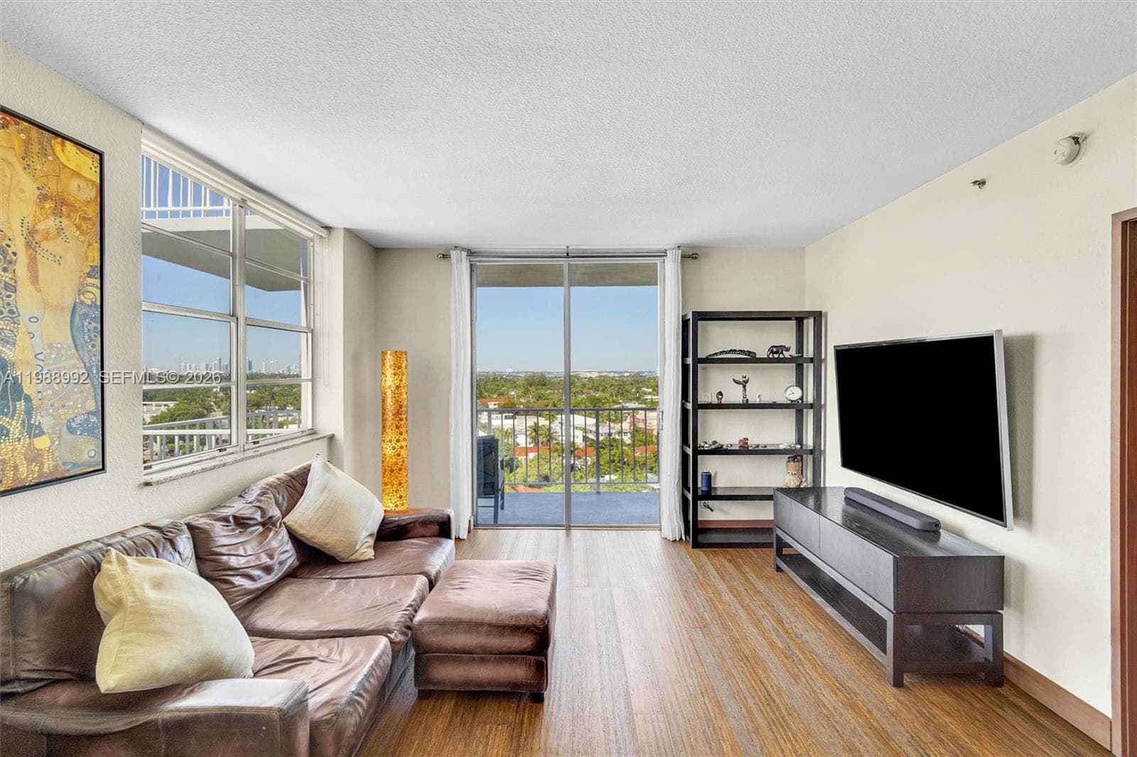 A11988992 — Miami Beach — 7