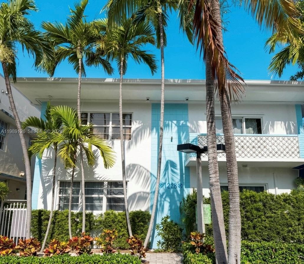 A11989126 — Miami Beach