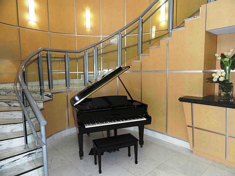 A11989303 — Miami Beach — 5
