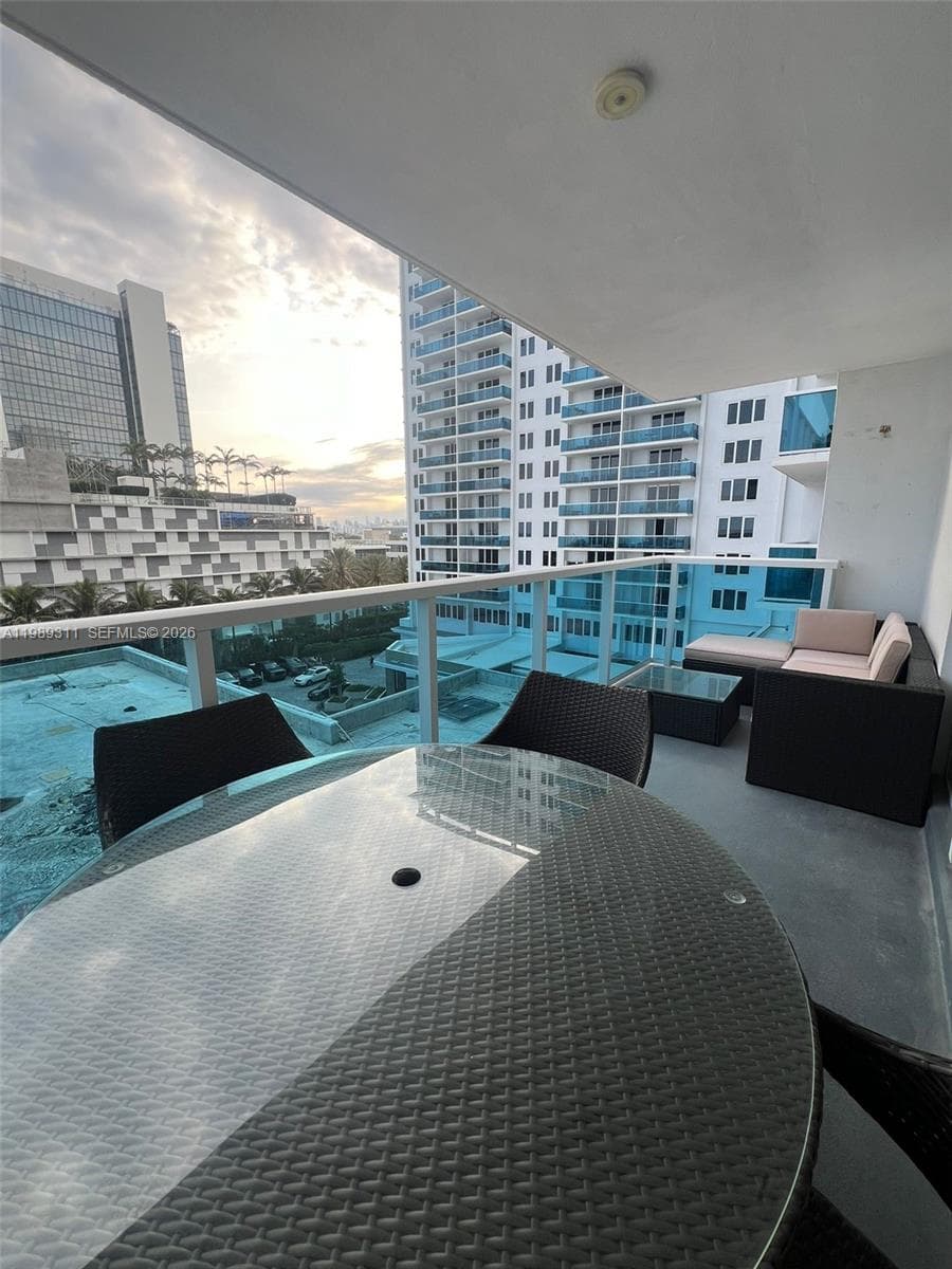 A11989311 — Miami Beach — 26