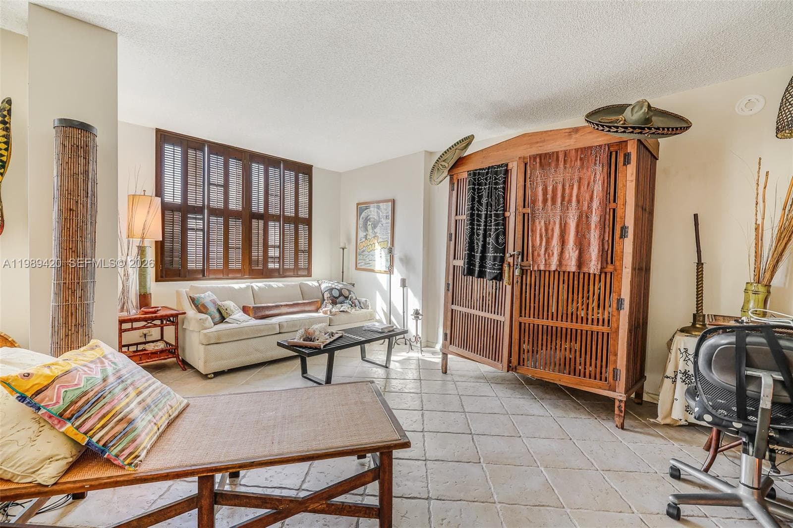 A11989420 — Miami Beach — 11