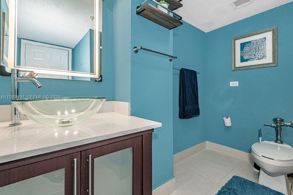 A11989497 — Miami Beach — 6