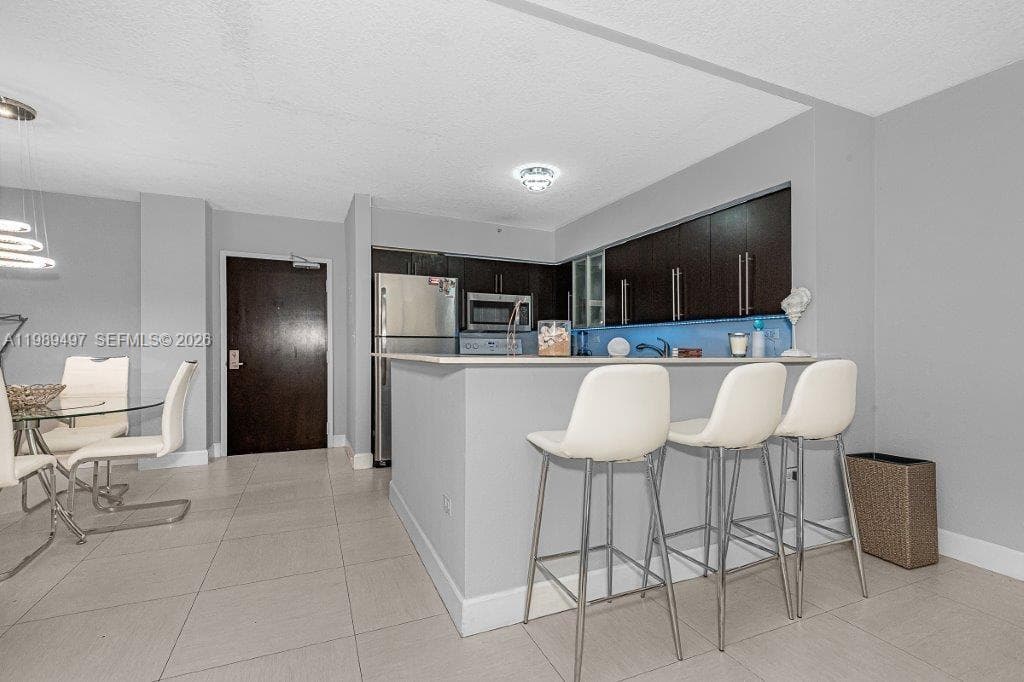 A11989497 — Miami Beach — 17