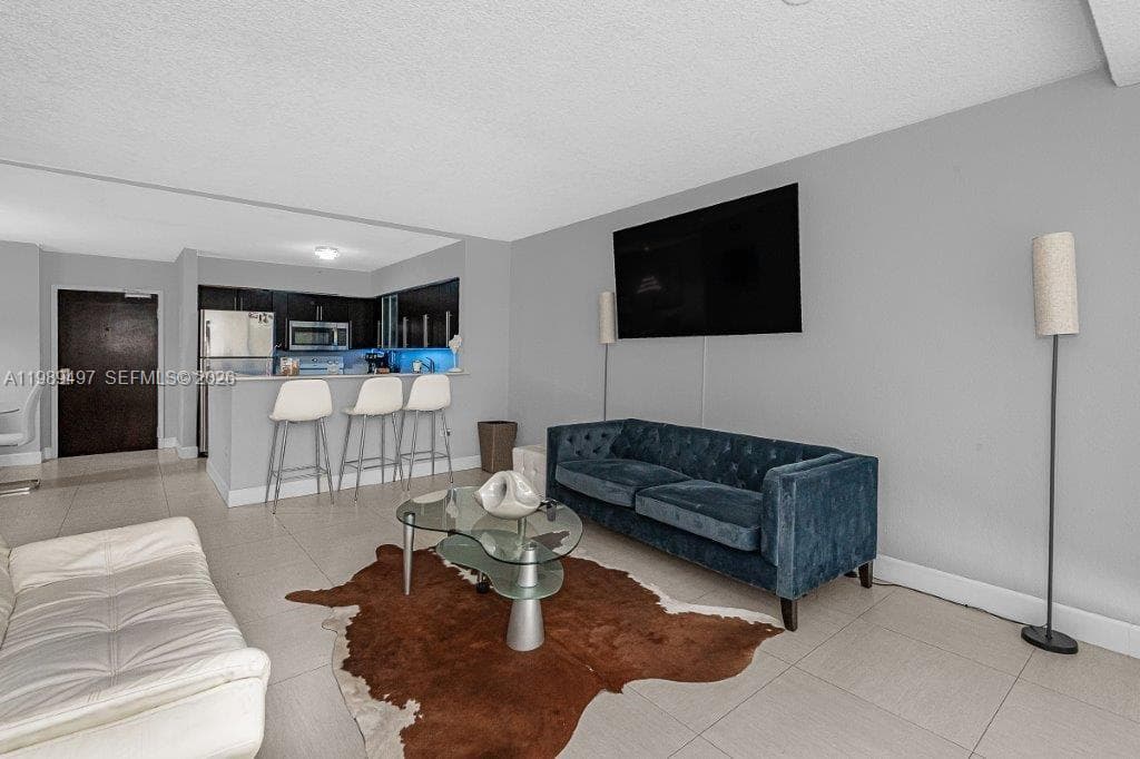 A11989497 — Miami Beach — 16