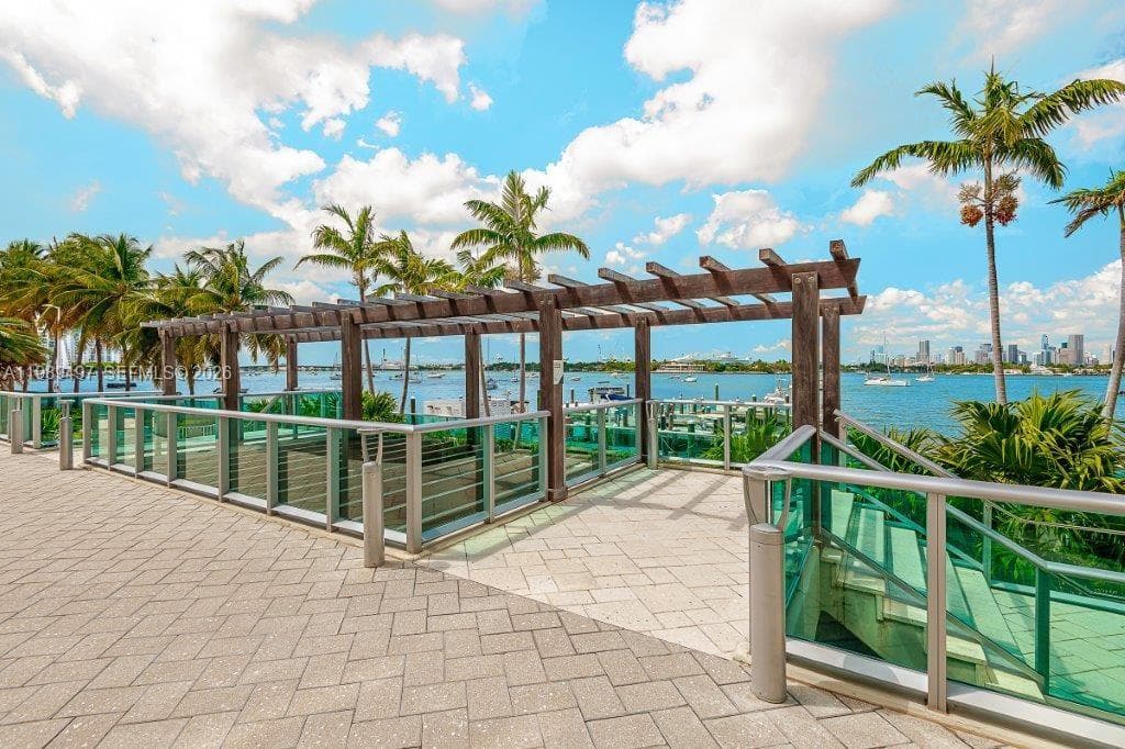 A11989497 — Miami Beach — 26