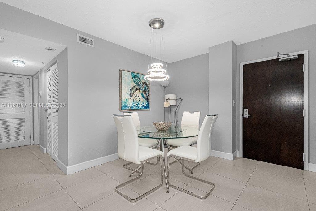 A11989497 — Miami Beach — 22