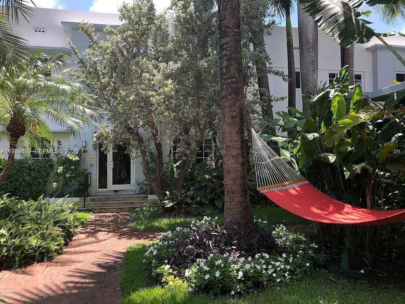 A11989659 — Miami Beach — 2