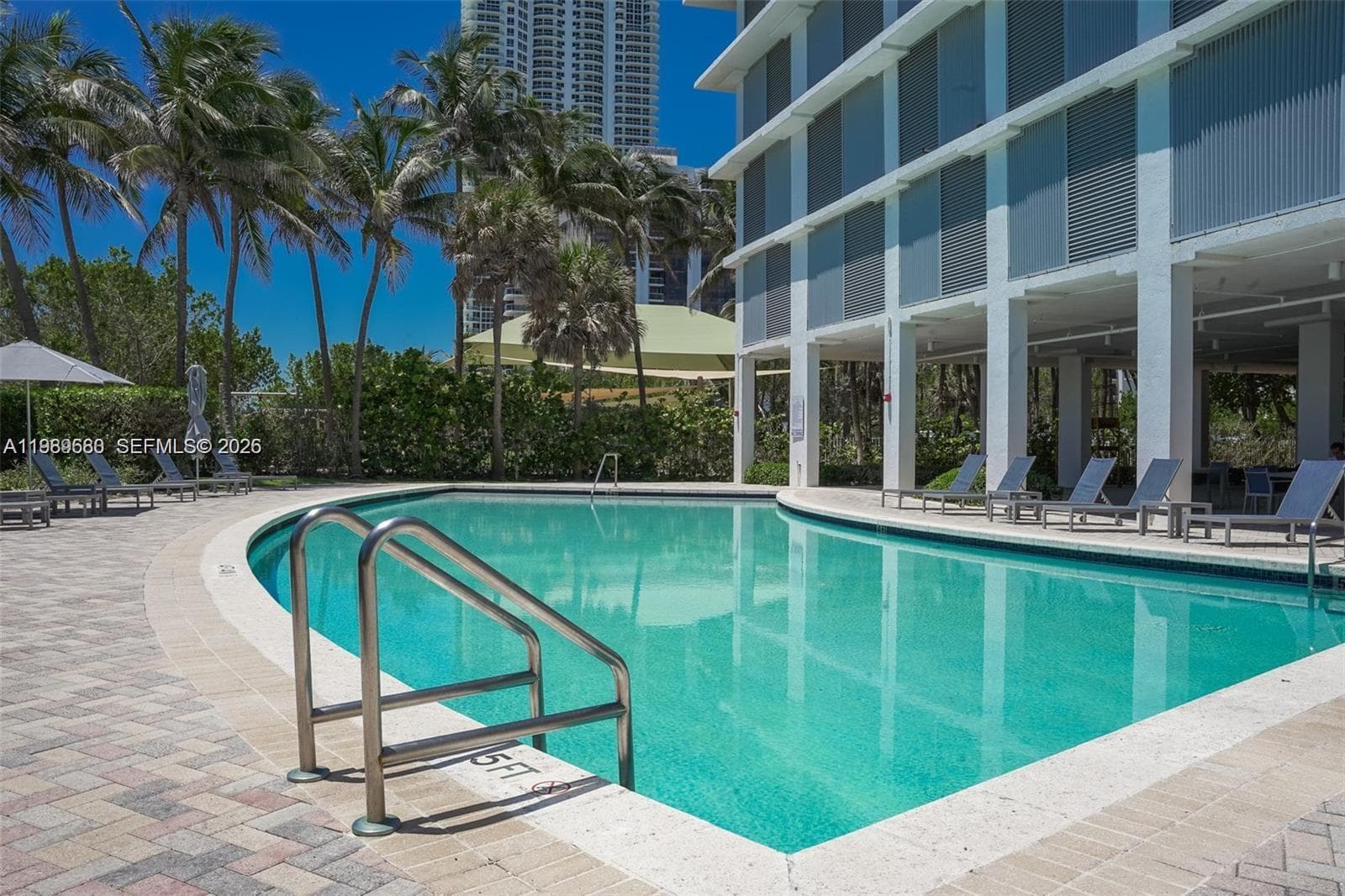 A11989680 — Miami Beach — 20