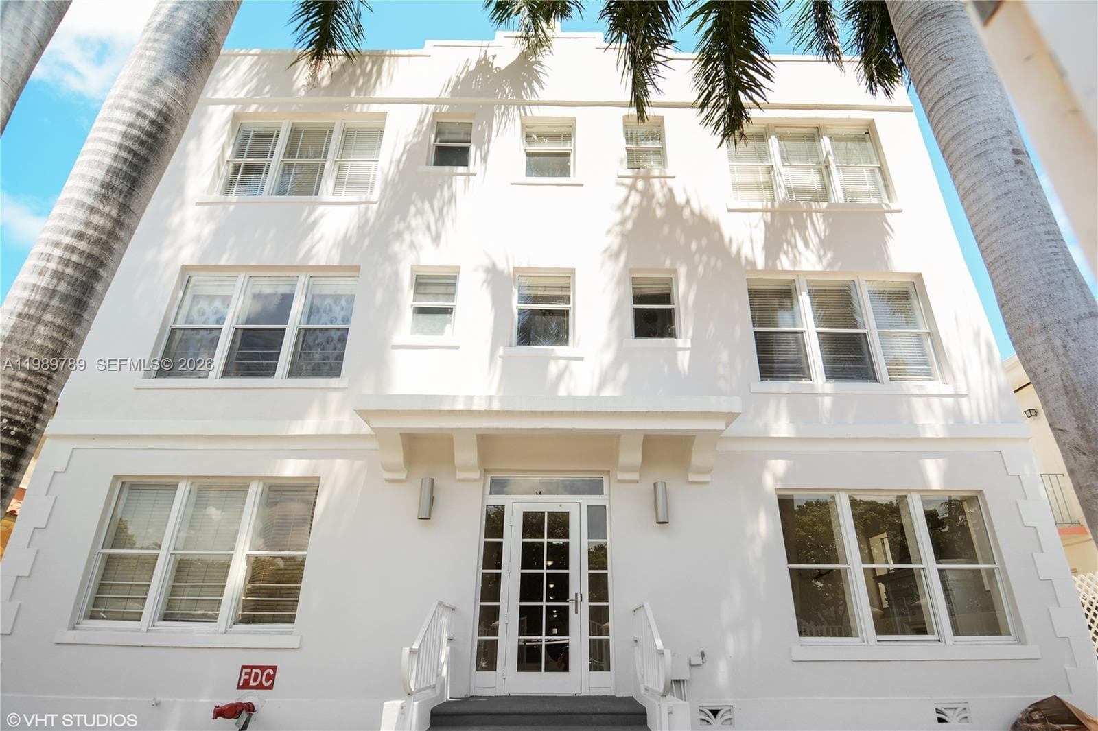 A11989789 — Miami Beach