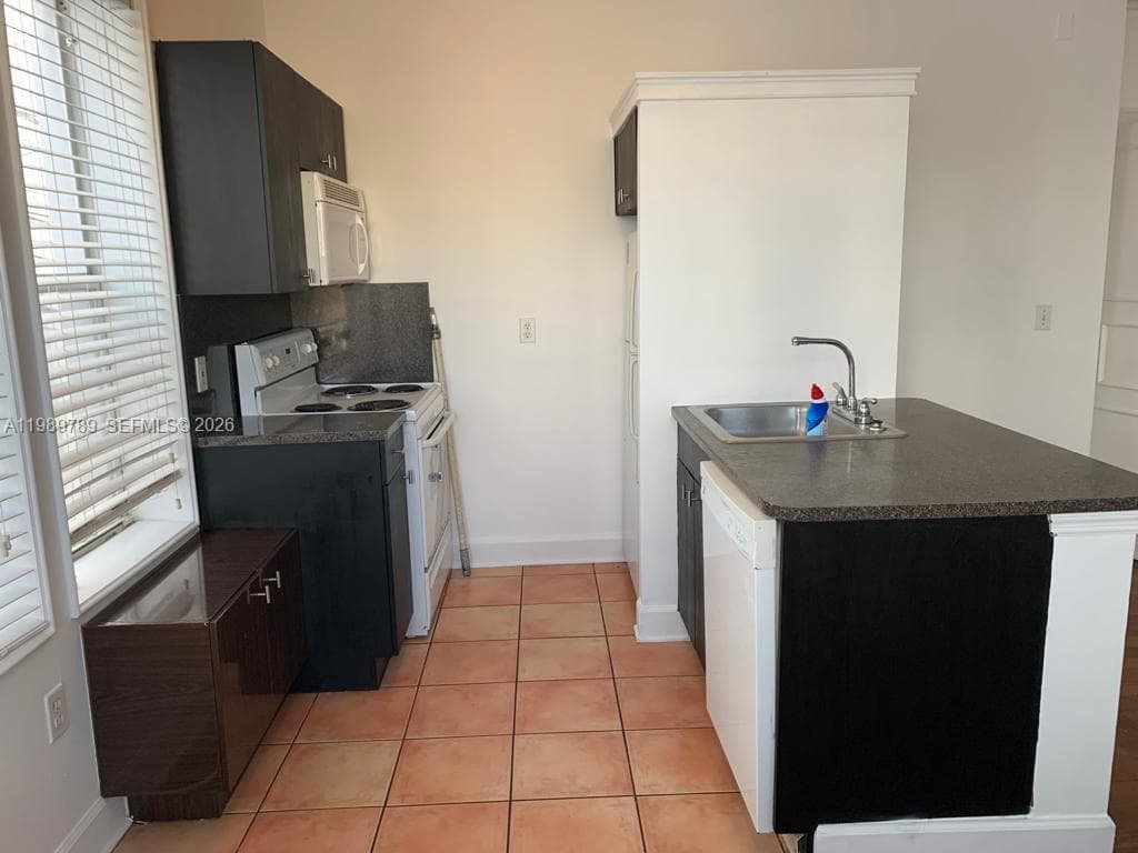 A11989789 — Miami Beach — 5