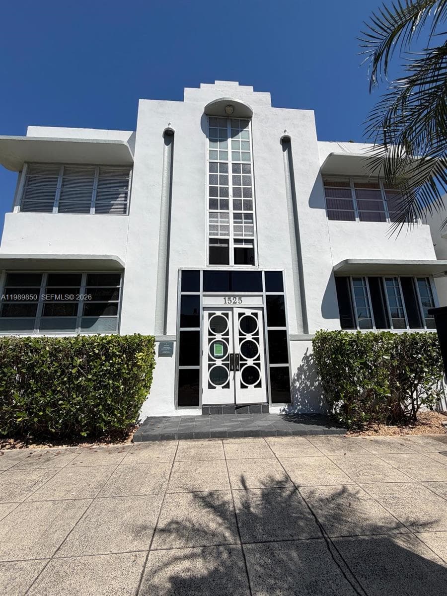 A11989850 — Miami Beach — 3