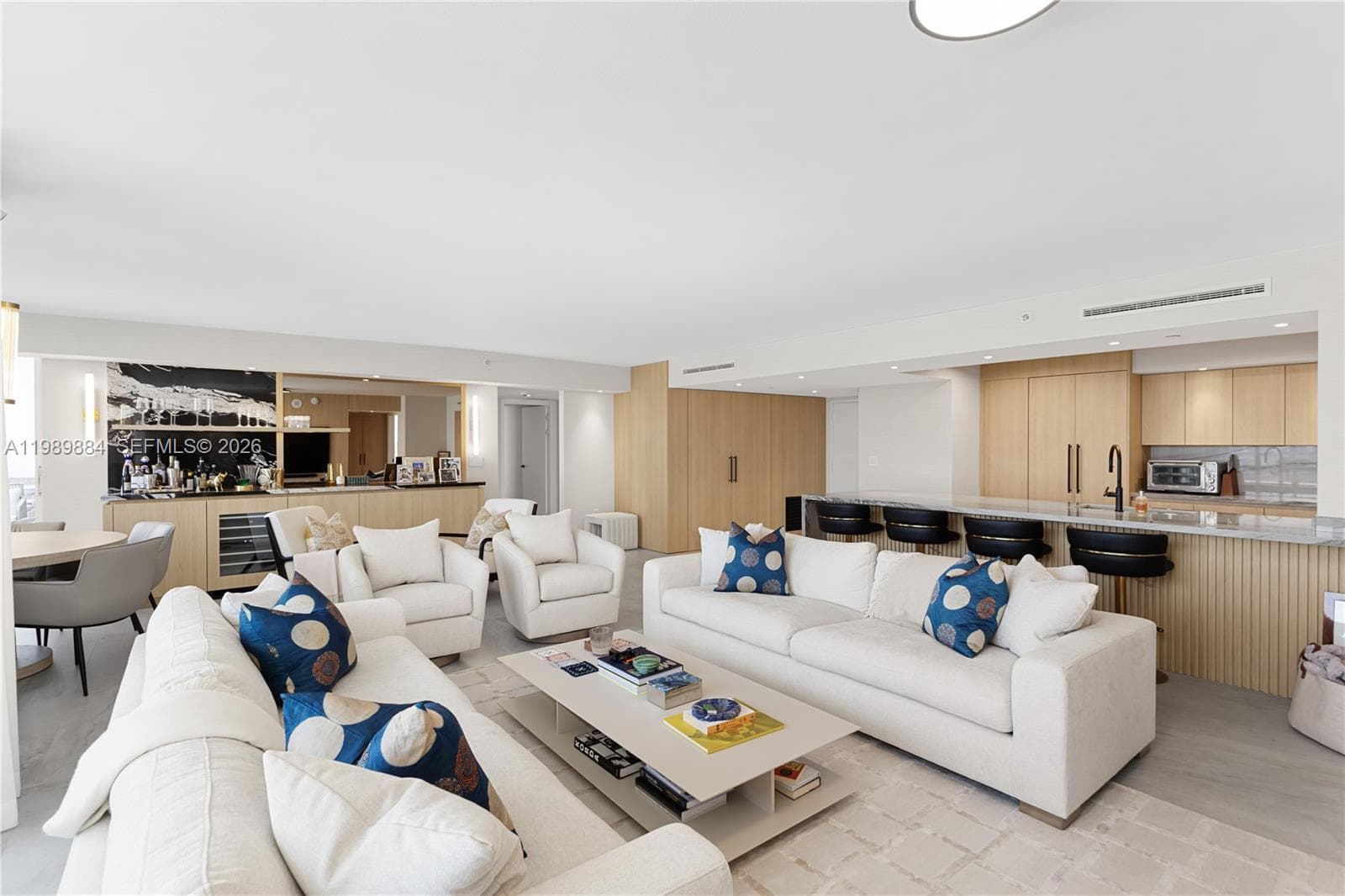 A11989884 — Miami Beach — 3