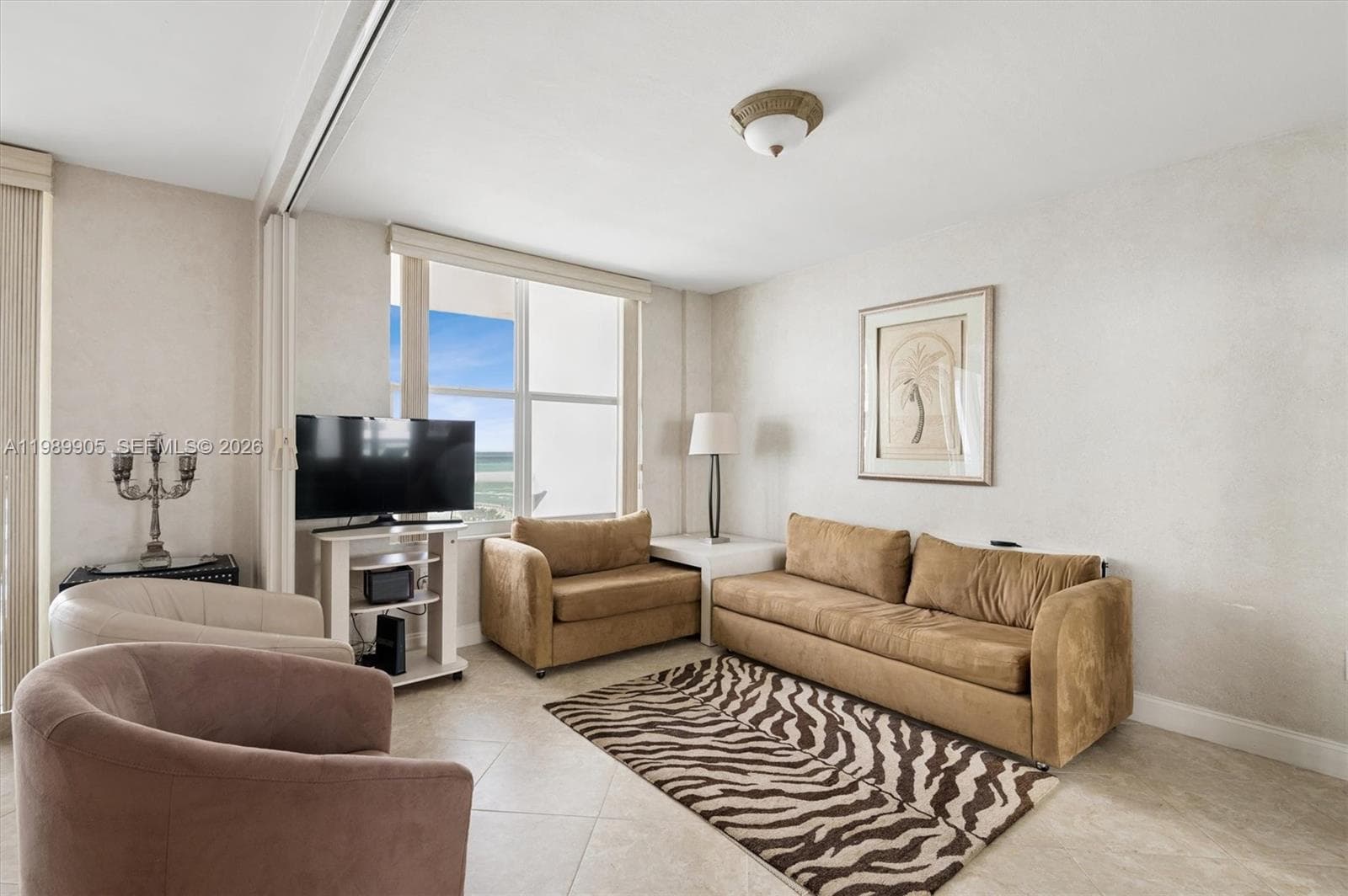 A11989905 — Miami Beach — 17