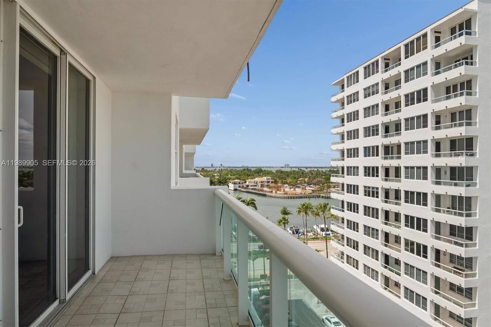 A11989905 — Miami Beach — 3