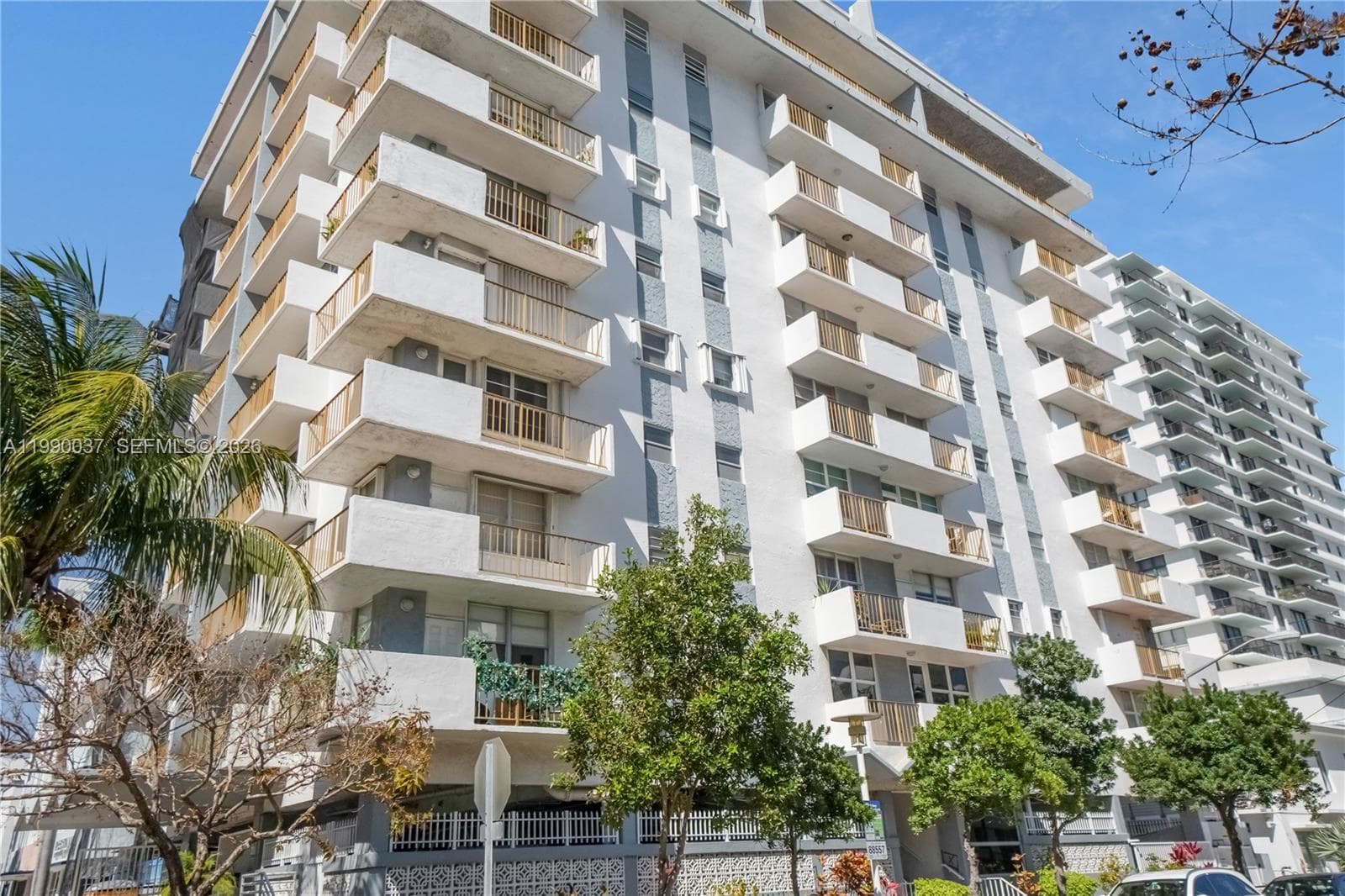 A11990037 — Miami Beach — 32