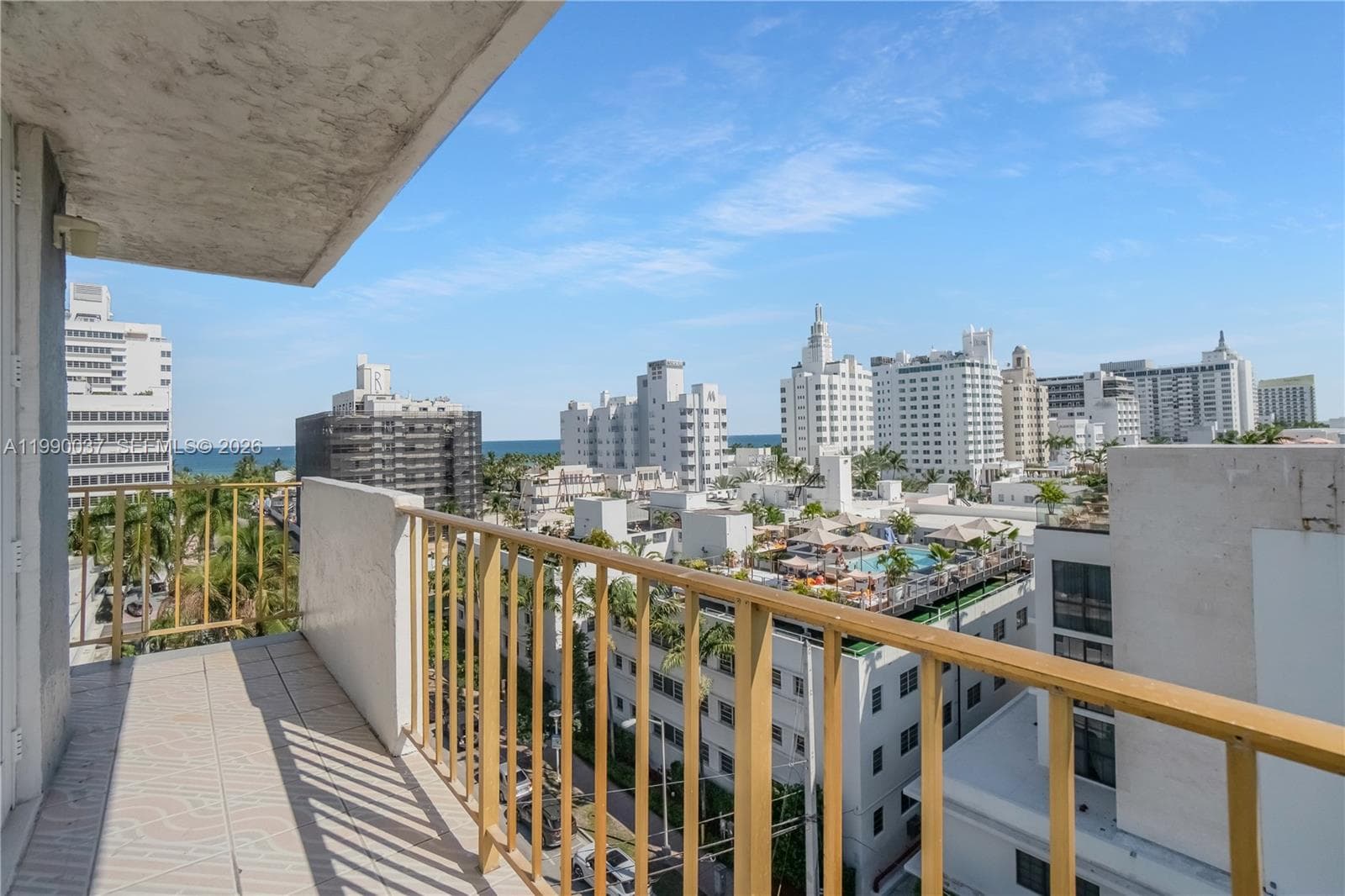 A11990037 — Miami Beach — 19