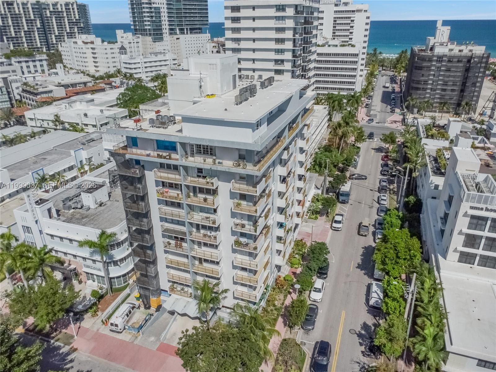 A11990037 — Miami Beach — 29