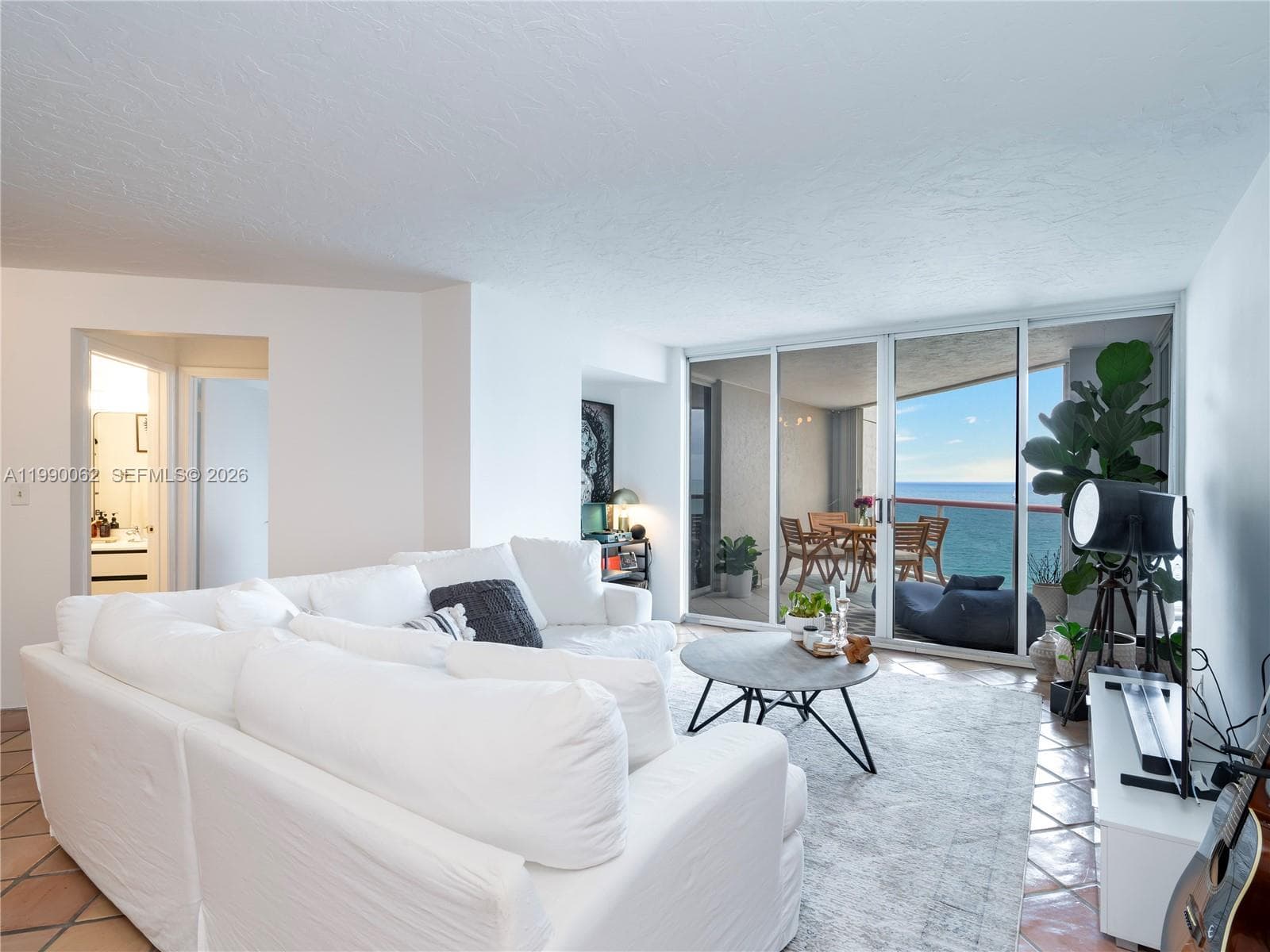 A11990062 — Miami Beach — 6