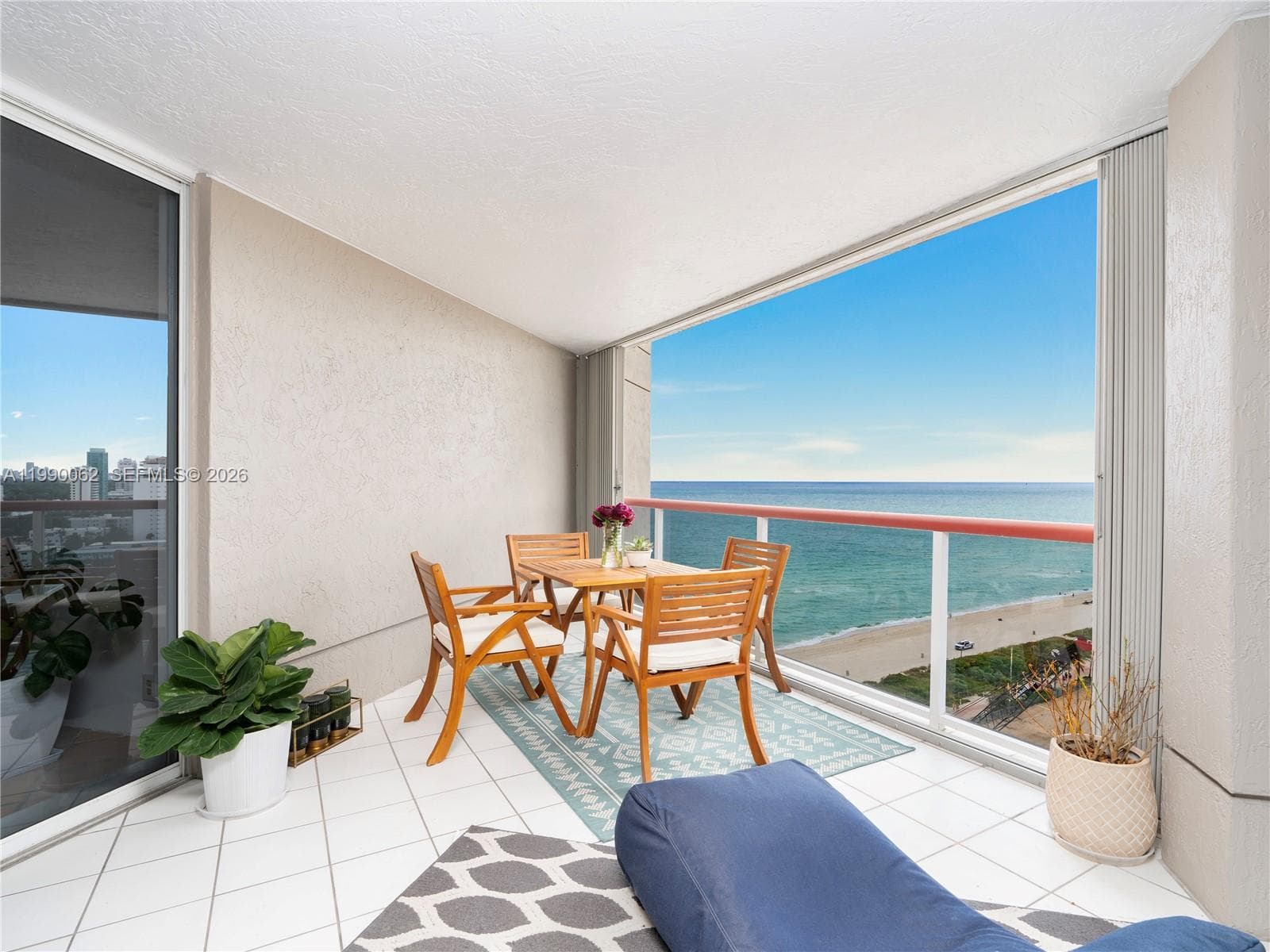 A11990062 — Miami Beach — 3