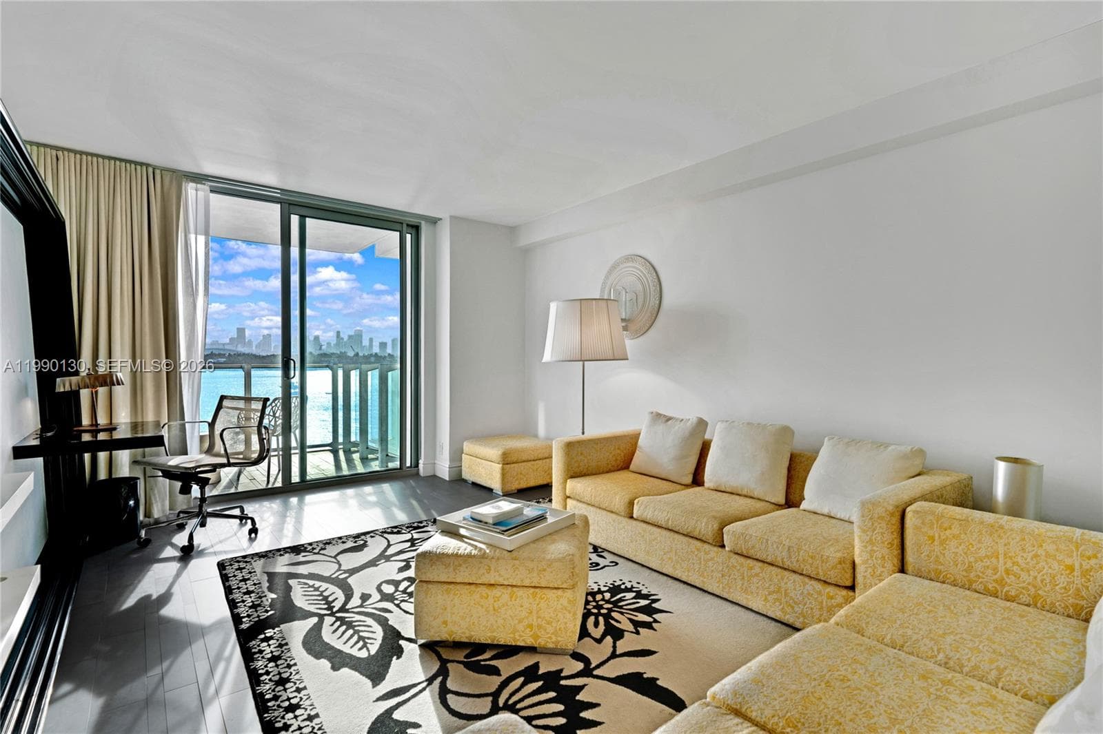 A11990130 — Miami Beach — 17