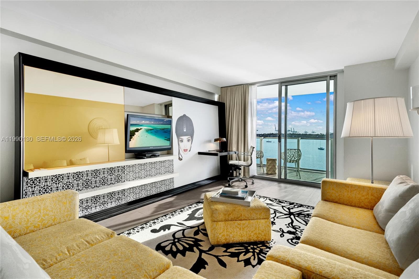 A11990130 — Miami Beach