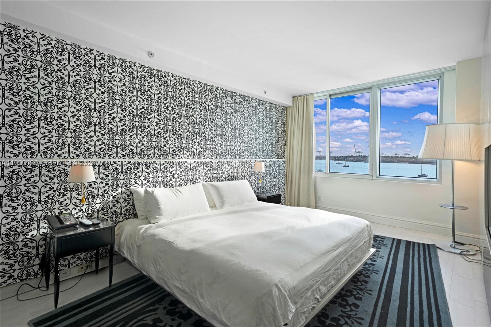 A11990130 — Miami Beach — 14