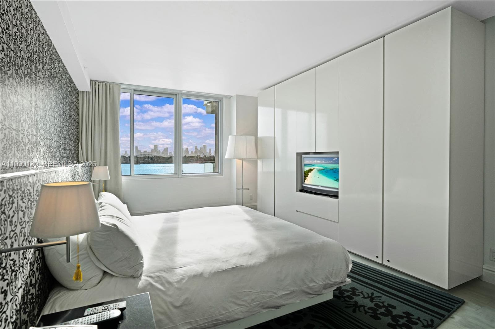 A11990130 — Miami Beach — 15