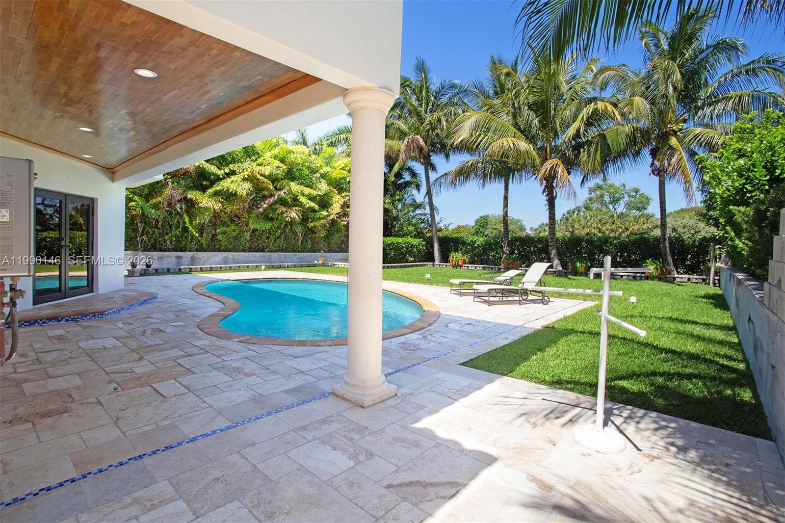A11990146 — Miami Beach