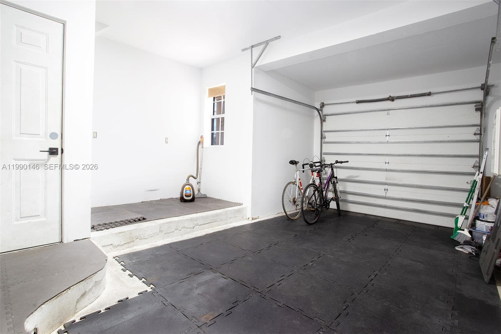 A11990146 — Miami Beach — 79