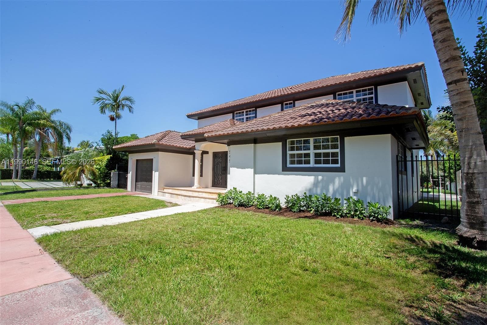 A11990146 — Miami Beach — 10