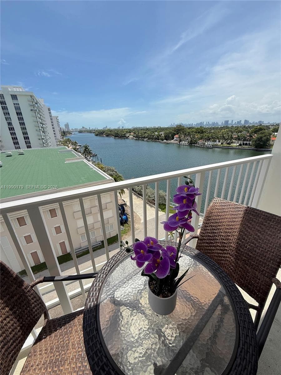 A11990179 — Miami Beach — 22