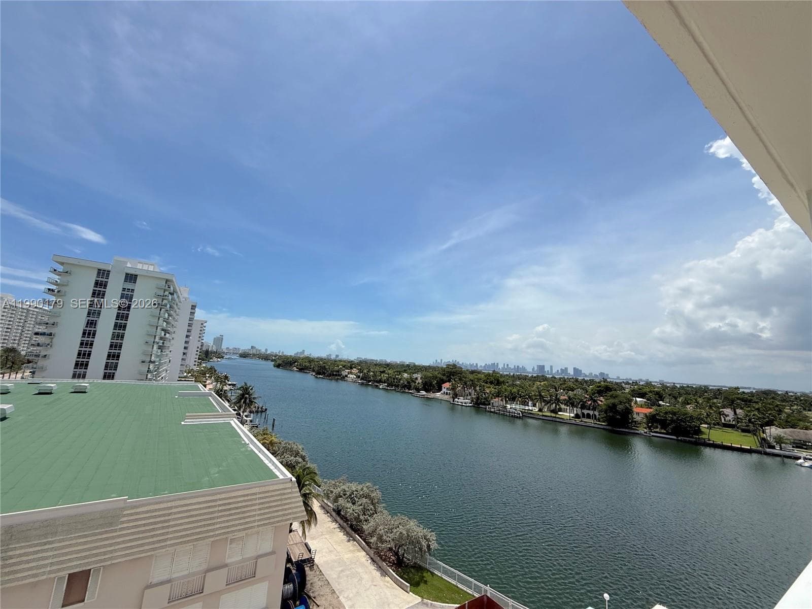A11990179 — Miami Beach