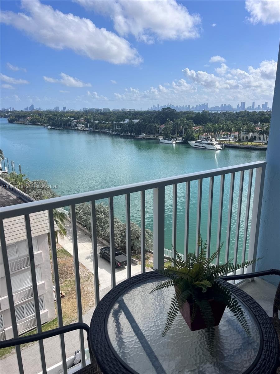 A11990179 — Miami Beach — 21