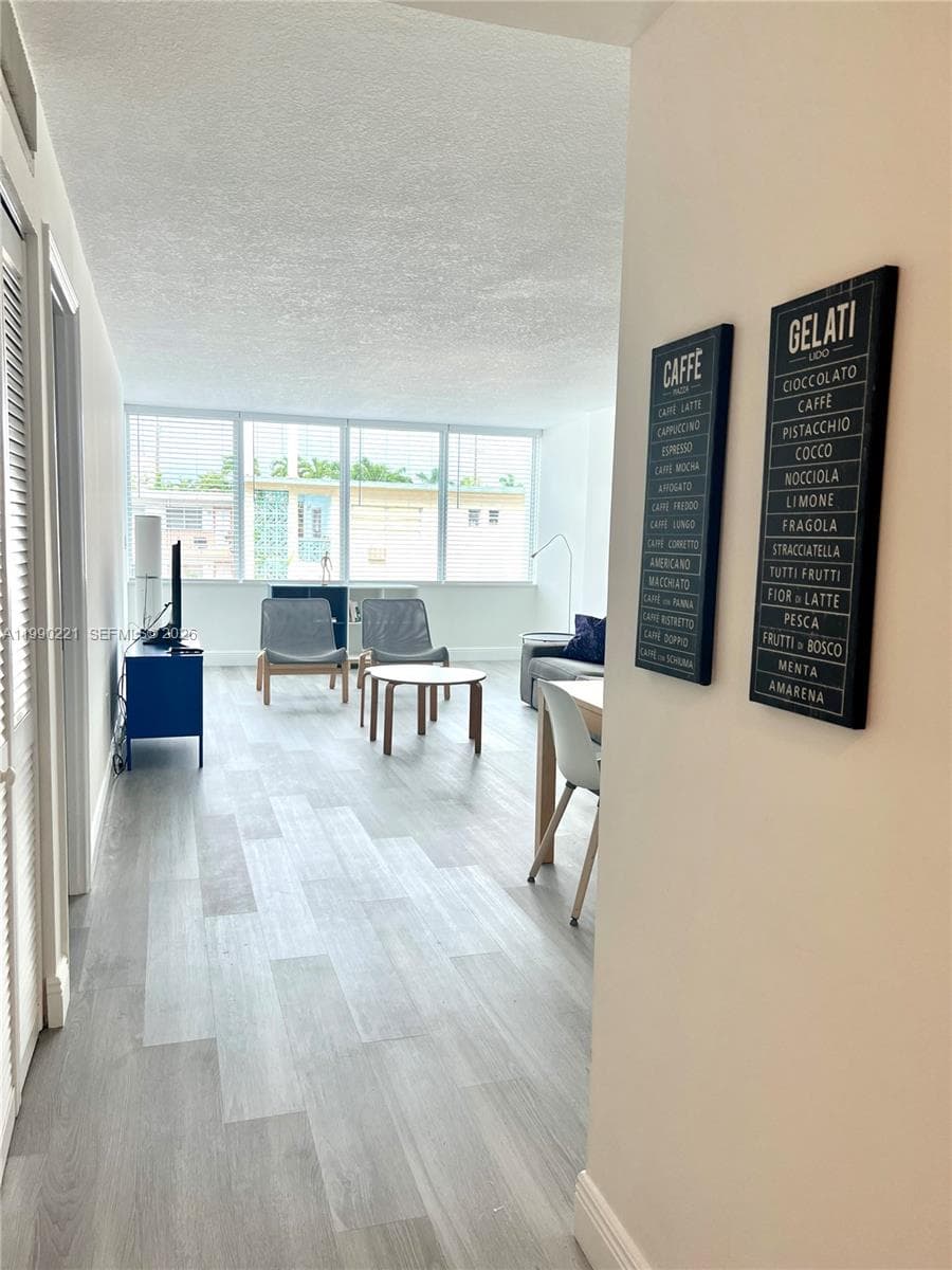 A11990221 — Miami Beach — 3