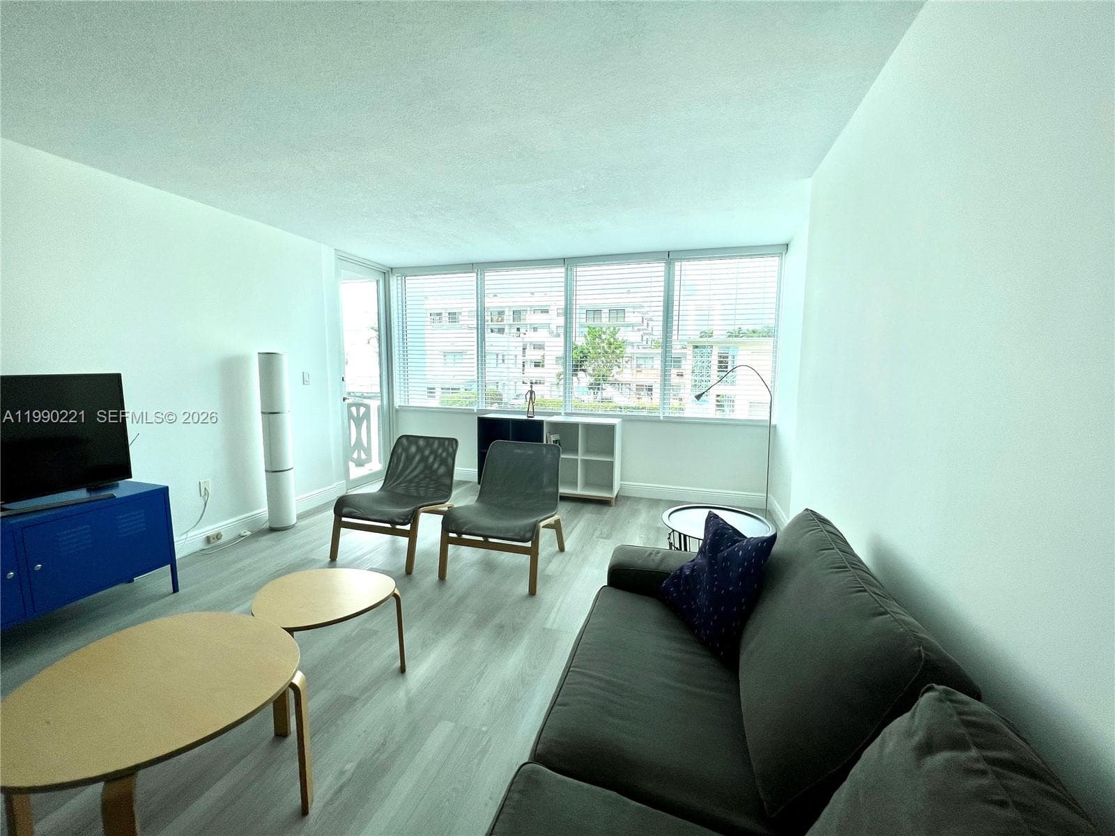 A11990221 — Miami Beach — 9