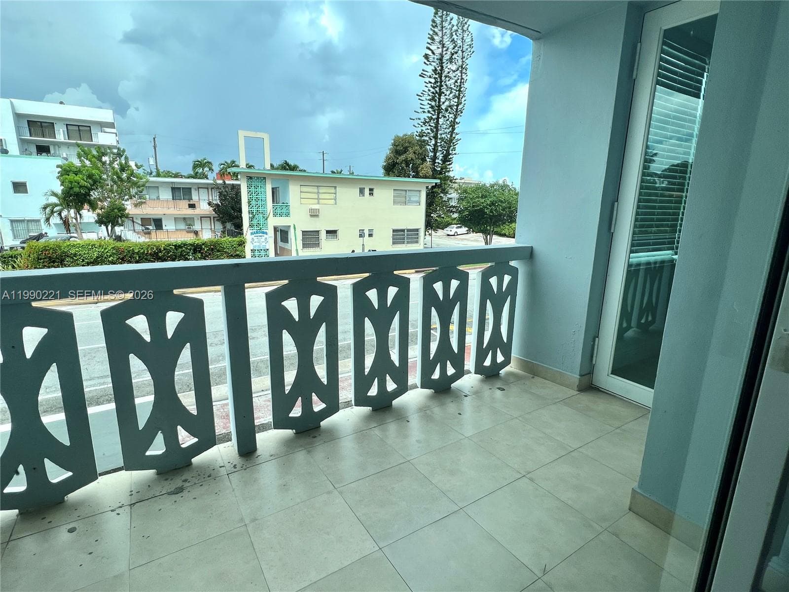 A11990221 — Miami Beach — 18