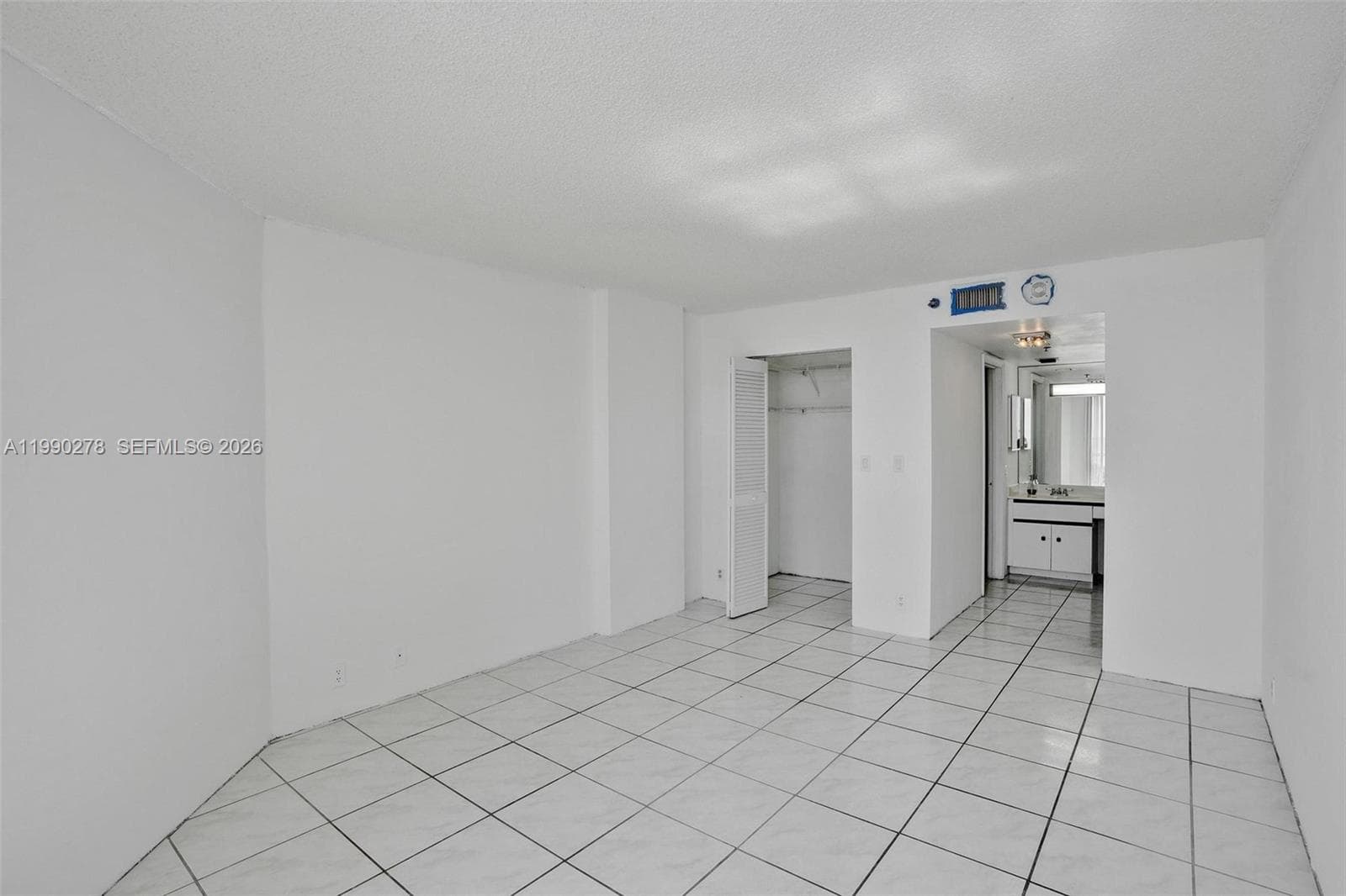 A11990278 — Miami Beach — 27