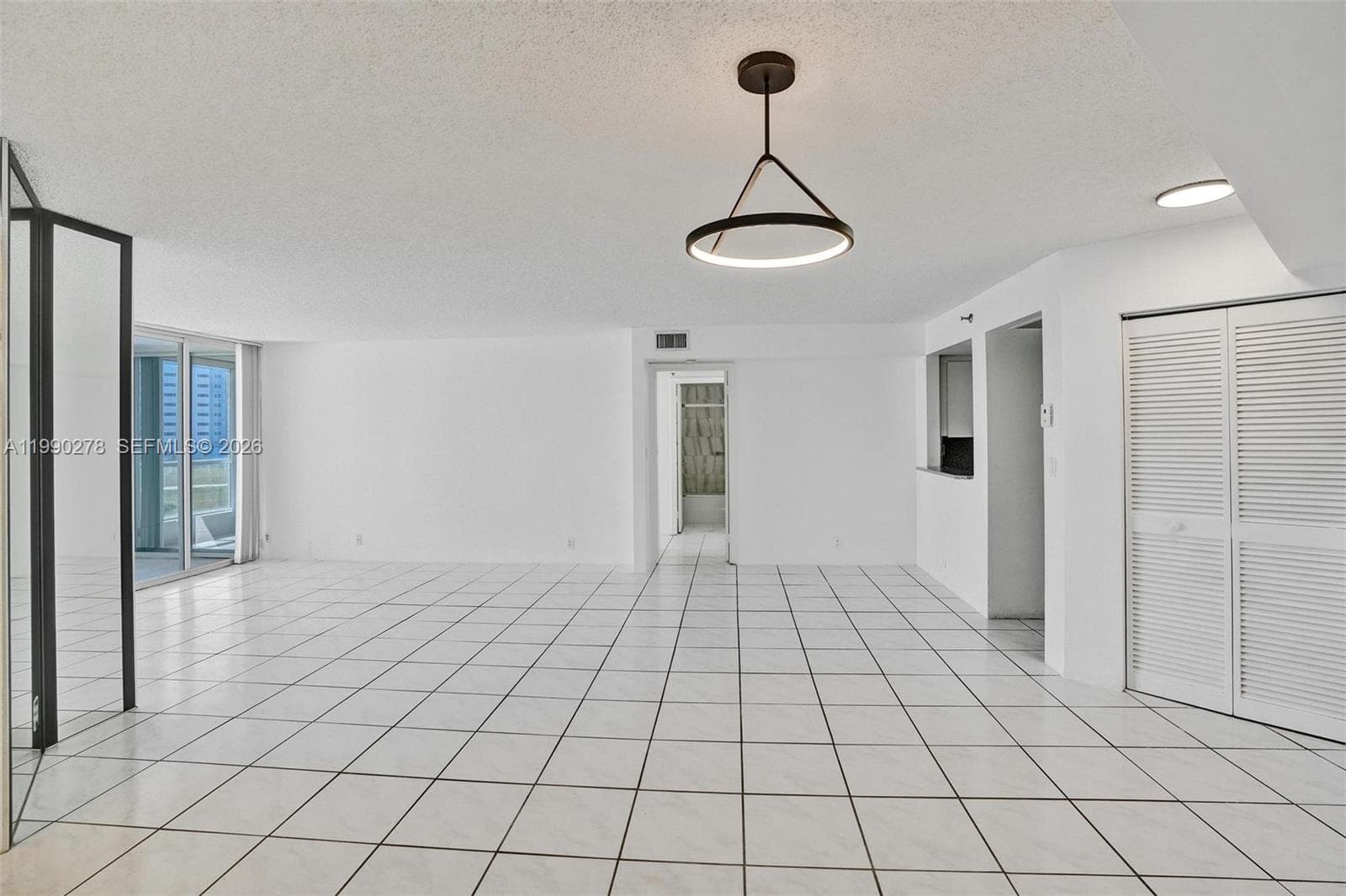 A11990278 — Miami Beach — 13