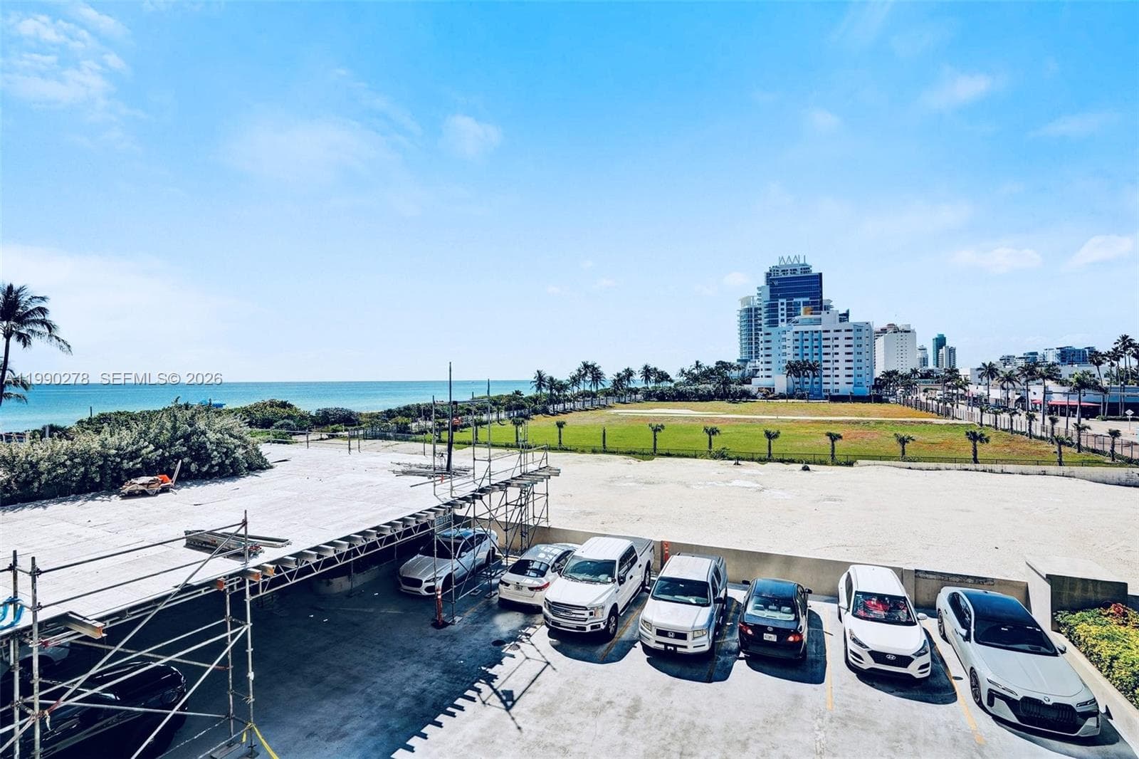 A11990278 — Miami Beach — 17