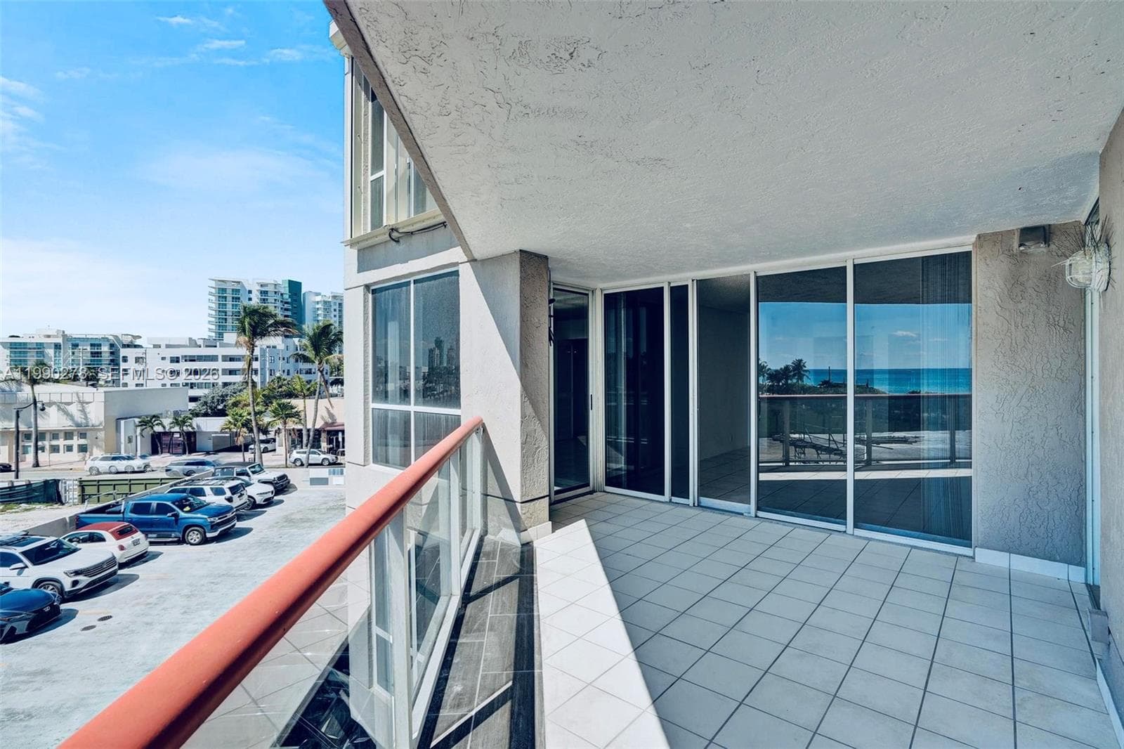 A11990278 — Miami Beach — 16