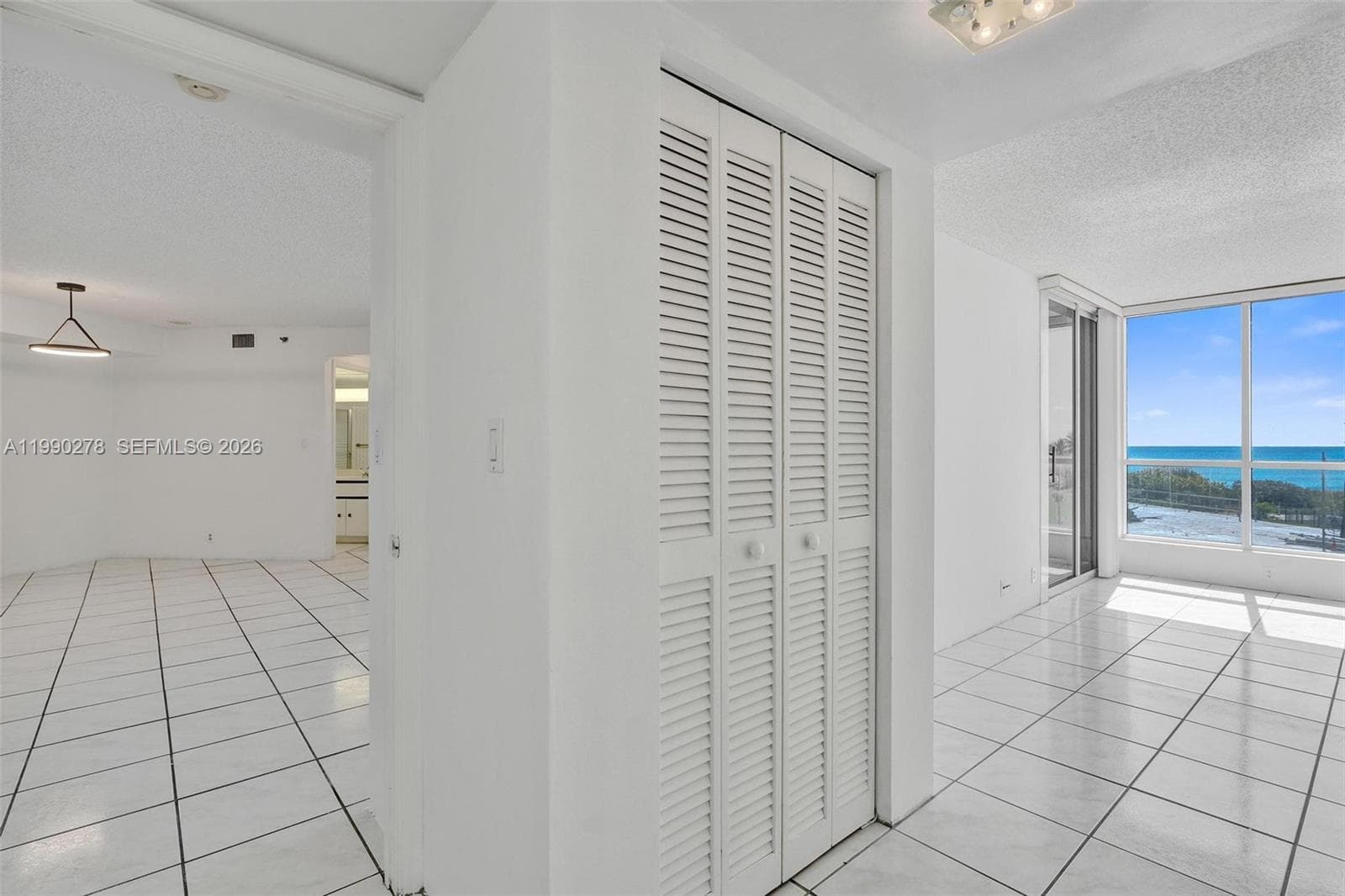 A11990278 — Miami Beach — 24