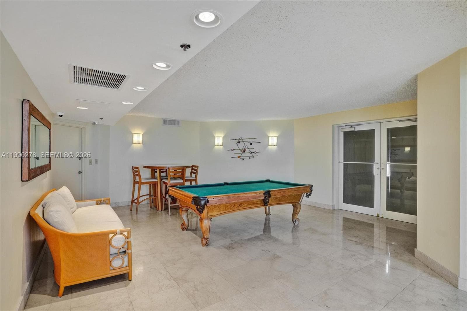A11990278 — Miami Beach — 38