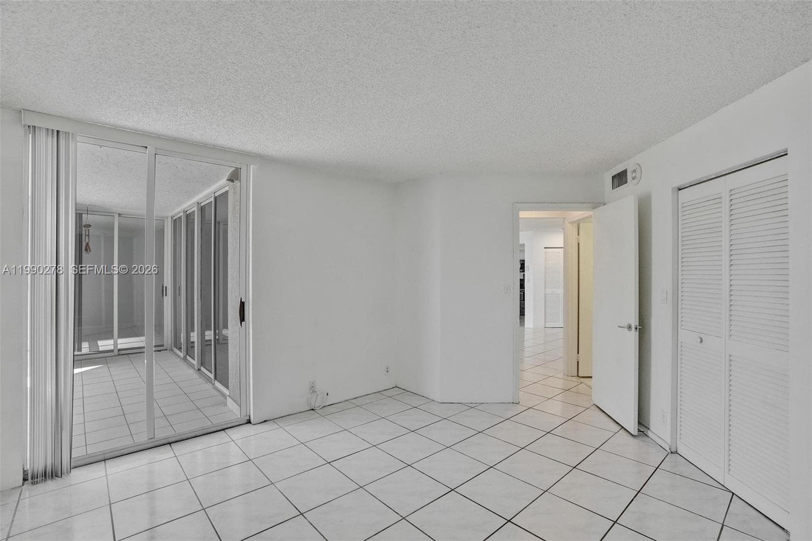 A11990278 — Miami Beach — 33